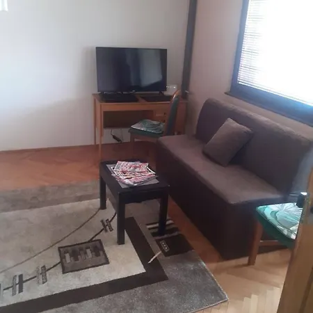 Nikolic アパート ヴラニェ