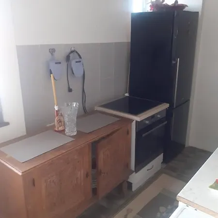 アパート Nikolic